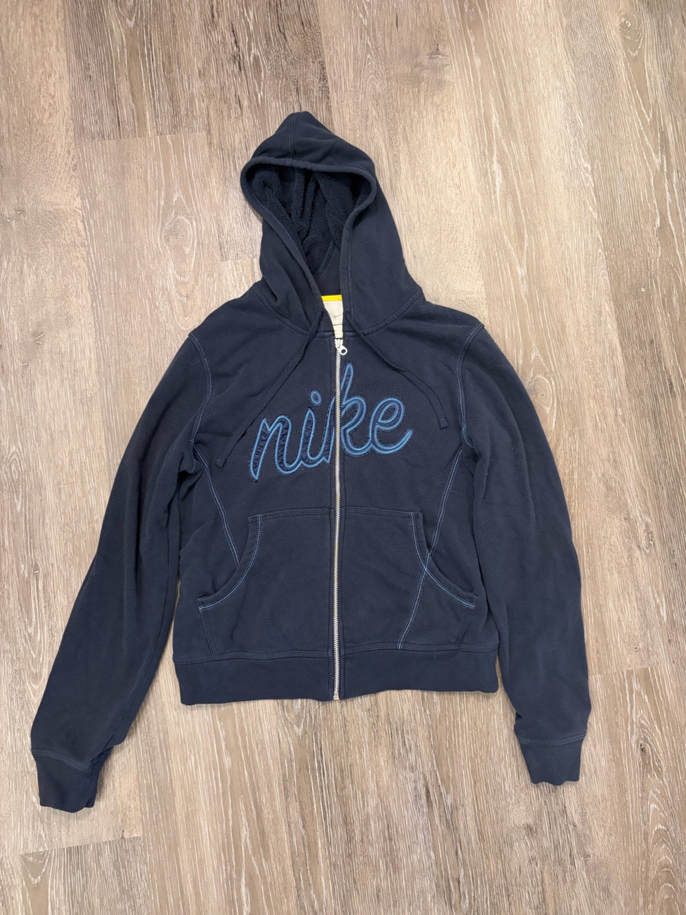 Vintage Y2K Nike Women’s Navy Blue Zip-Up Hoodie